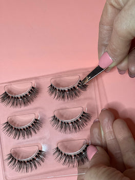 Glamour.  Method’s Cashmere Lash Line. 15-16 mm